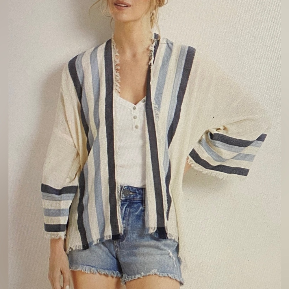 Evereve bea stripe kimono bnwt never worn, osfm, soft eyelash fringe edge
